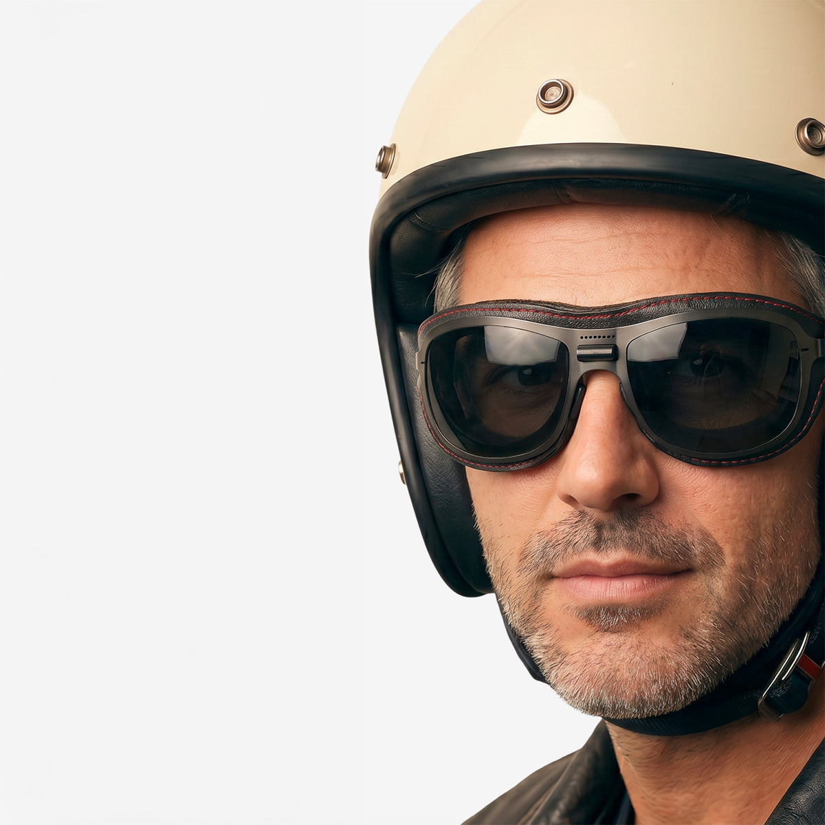 Occhiali Special Custom indossati sotto al casco per massimo comfort.